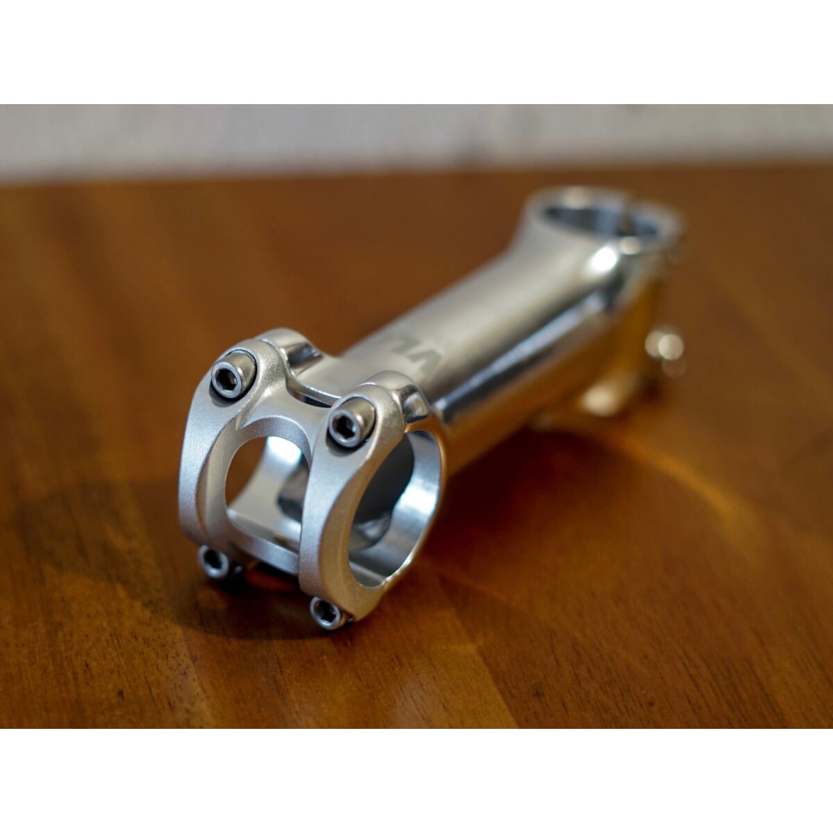 pjg5j7pvrnx3fsscdstp.jpg Image of Veloci Techno Threadless Stem 31.8mm 6 Deg Silver