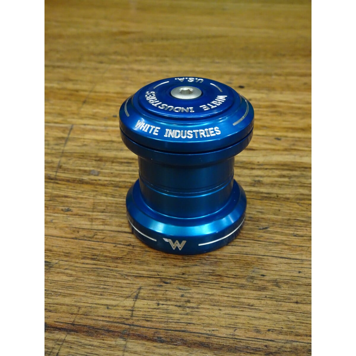 Image of White Industries External Headset EC34 1 1/8"