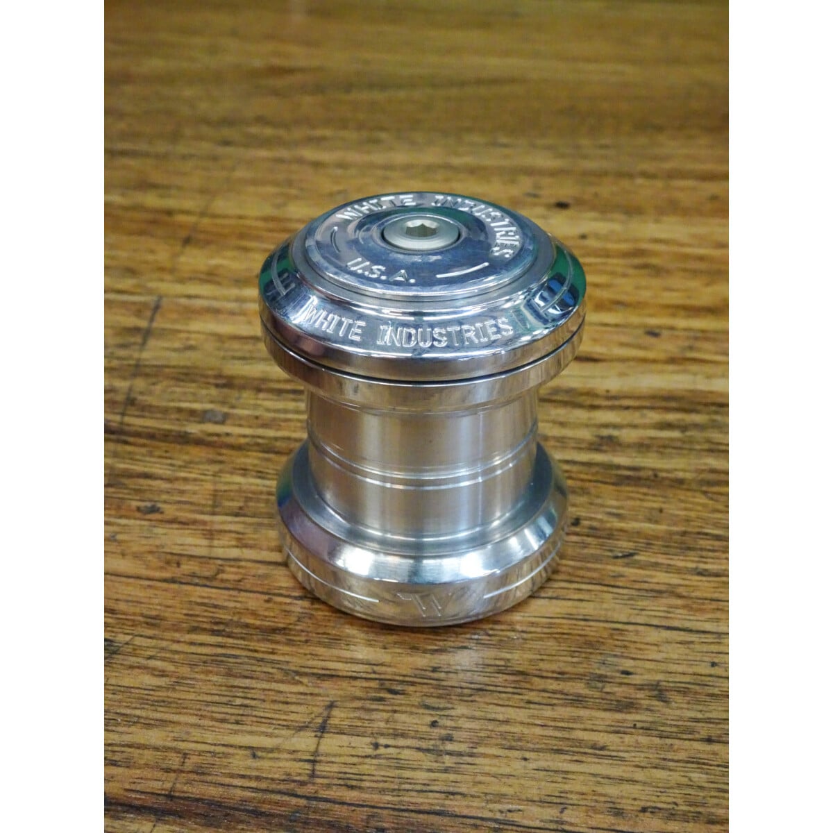 Image of White Industries External Headset EC34 1 1/8"