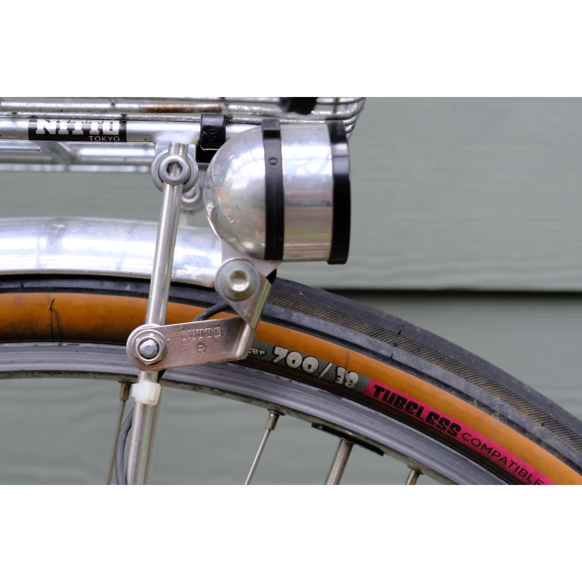 Image of SimWorks Lamp Holder with Daruma Bolt