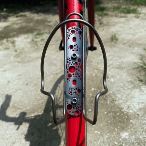 Image of SimWorks John Cage Bottle Cage