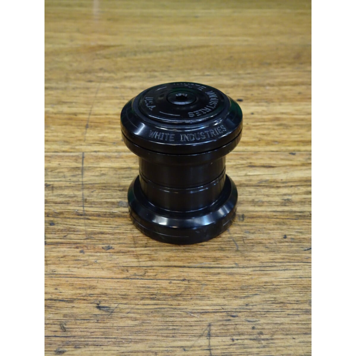 Image of White Industries External Headset EC34 1 1/8"
