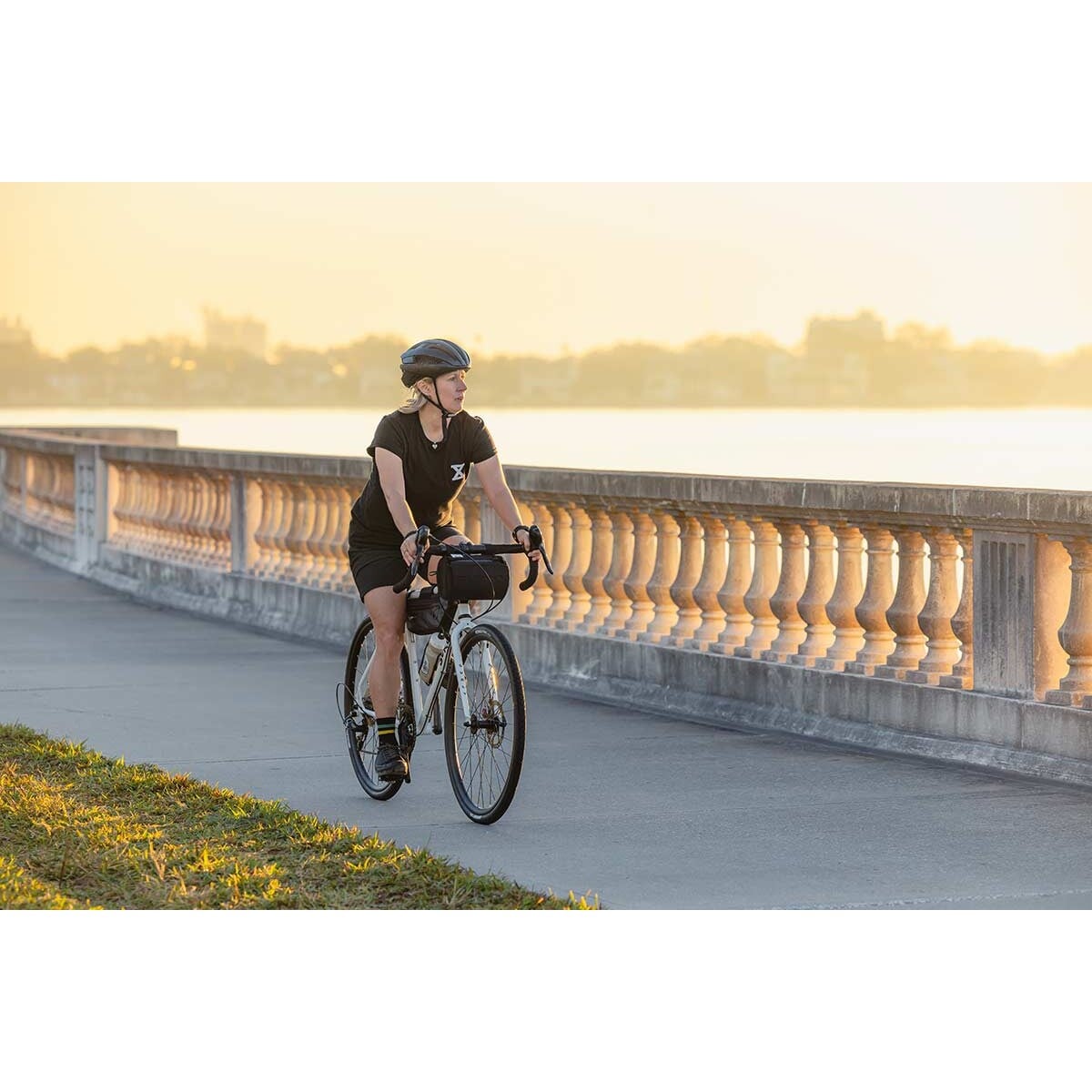 Image of Surly Preamble Drop Bar 700c Thorfrost White