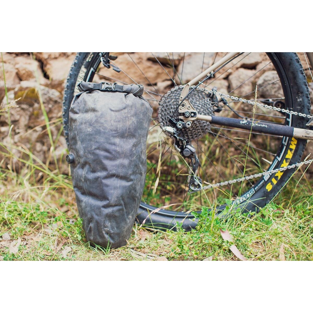 Image of Revelate Designs Terrapin Seat Bag V3 14L Black