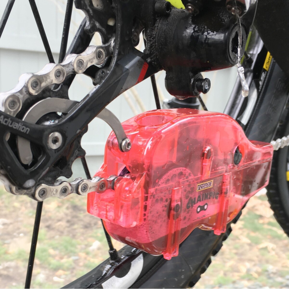 Image of Pedro's Chain Pig II Hands Free Chain Cleaner