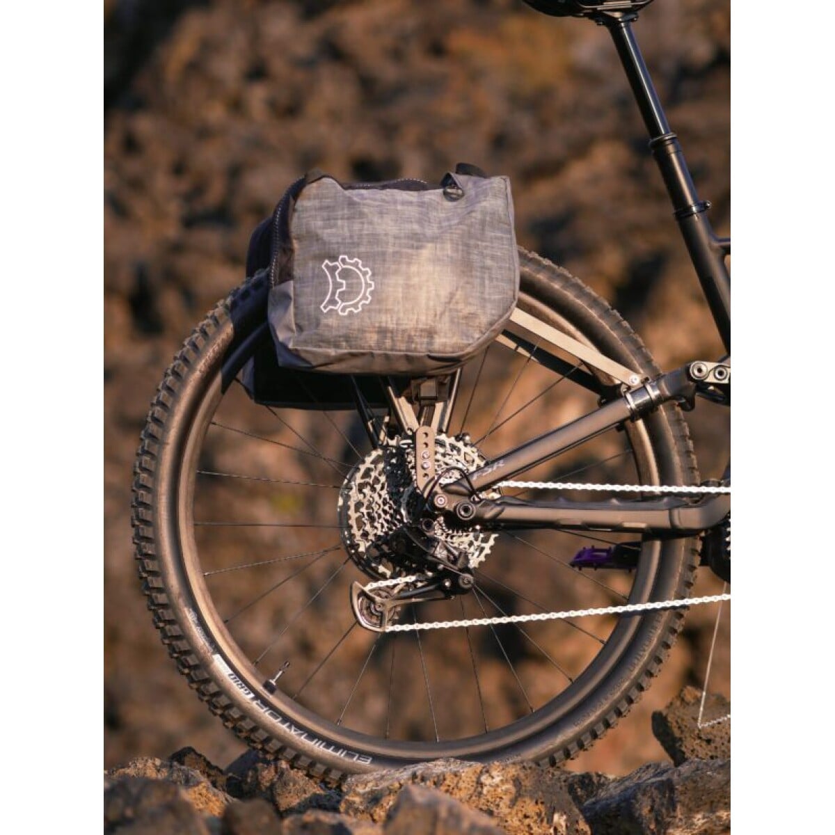 Image of Old Man Mountain Rear Fit Kit 159 - 165 mm M12 x 1.5 - Seatpost Mount (SET812.S)