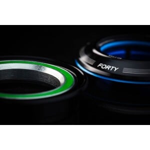 Image of Cane Creek 40 Series Tapered Assembly ZS56/28.6/H8|ZS56/40 BLACK