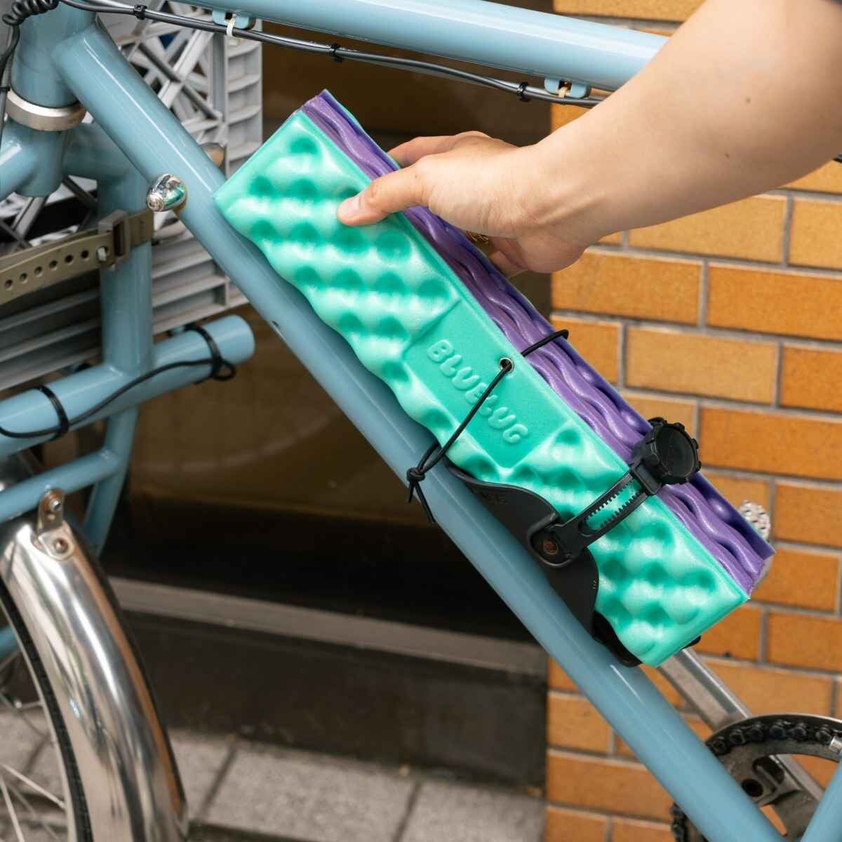 Image of Blue Lug Puff Seat