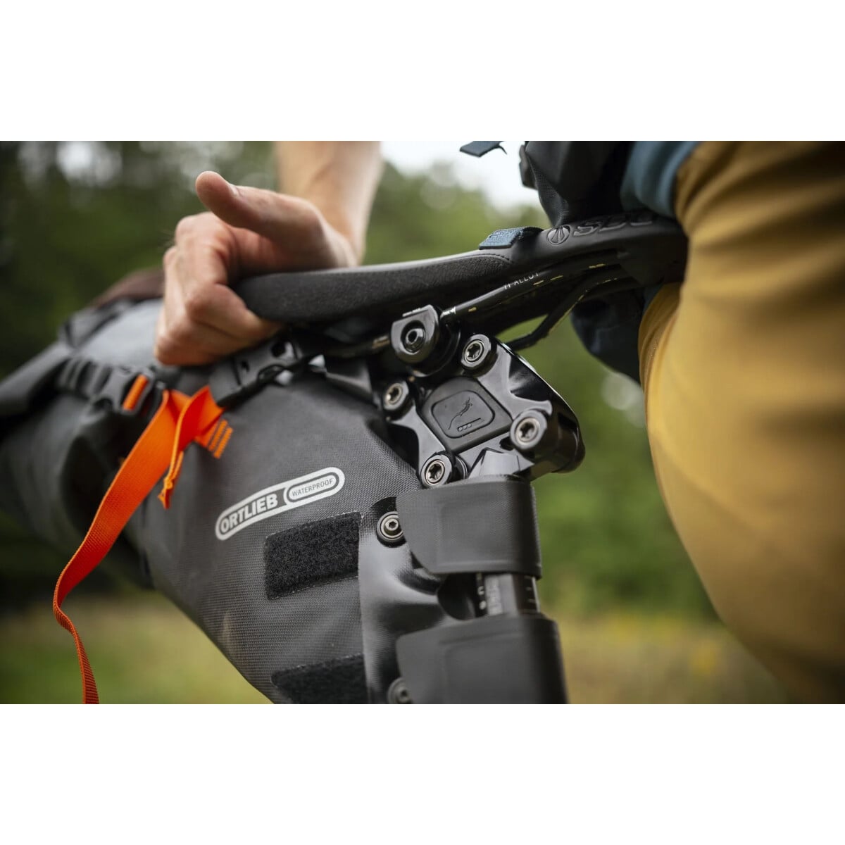 Image of Cane Creek G4 Thudbuster Seatpost Black