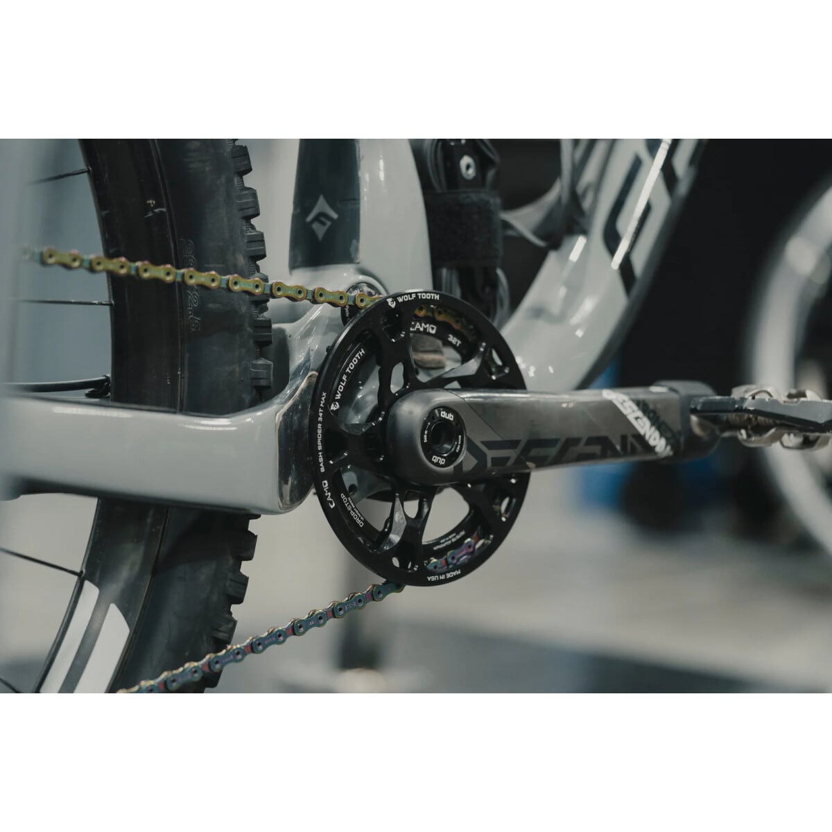 Image of Wolf Tooth CAMO Bashring Spider