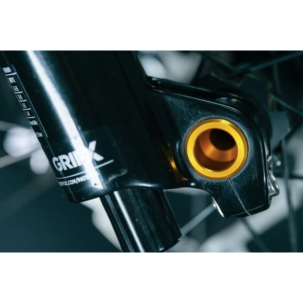 Image of Wolf Tooth Floating Axle for Fox Suspension Forks