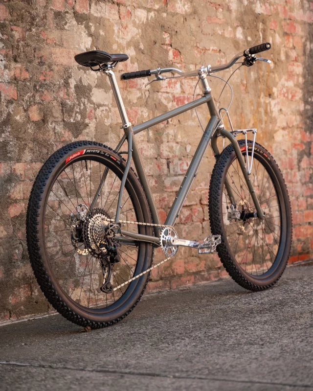 Josh got in touch with us to build this freshly delivered @sklarbikes PBJ frameset and it turned out super cool! ✨

Josh’s vision for this build and great selection of components make it a really classy yet capable rig for just about anything that’s in store 🩶

Sklar PBJ XL
White Industries Headset
Paul Component Boxcar Stem
Sklar PBJ Handlebar
Oury Lock-On Grips w/ Nitto Blue Lug Alloy Bar ends
Phil Wood Seat Collar
Simworks Seatpost
Ergon SMC Core Saddle
White Industries Bottom Bracket
White Industries Crankset & TSR Chainring
MKS Always Pedals
Shimano XT Shifting
Paul Components Canti Levers
Paul Component Klampers
DT Swiss 350 / XM481 Wheelset
Vittoria Peyote 29x2.4” Tyres
Nitto M-1B Front Rack
Knog Oi Luxe Bell

@sklarbikes 
@whiteind 
@paulcomponent 
@ourygrip 
@nitto_handlebar_works 
@philwoodandco 
@simworksusa 
@simworks 
@ergonbike 
@mkspedal 
@shimanoaustralia 
@dtswiss_distributor_aus 
@dtswiss 
@vittoria_australia 
@vittoriatires 
@knog 

#sklarbikes  #sklarpbj