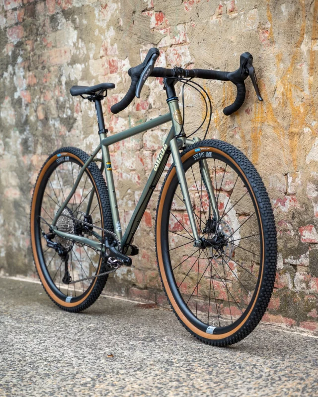 Hey folks, @wilde.bikes Ramblers in Green Shimmer are back in stock! 
Here’s our GRX 12 speed house build✨

Specced with a bunch of our favourite components, we’ve put together a high value, high performance package so you don’t have to!

Wilde Rambler frameset, Shimano GRX 12 speed groupset, Ritchey components and a DT Swiss wheelset rolling on the ever amazing René Herse Manastash Ridge tyres.

Check them out in store or on our website for more details!

@wilde.bikes 
@shimanoaustralia 
@ritcheylogic 
@dtswiss 
@dtswiss_distributor_aus 
@reneherse 

#wildebikes #wilderambler