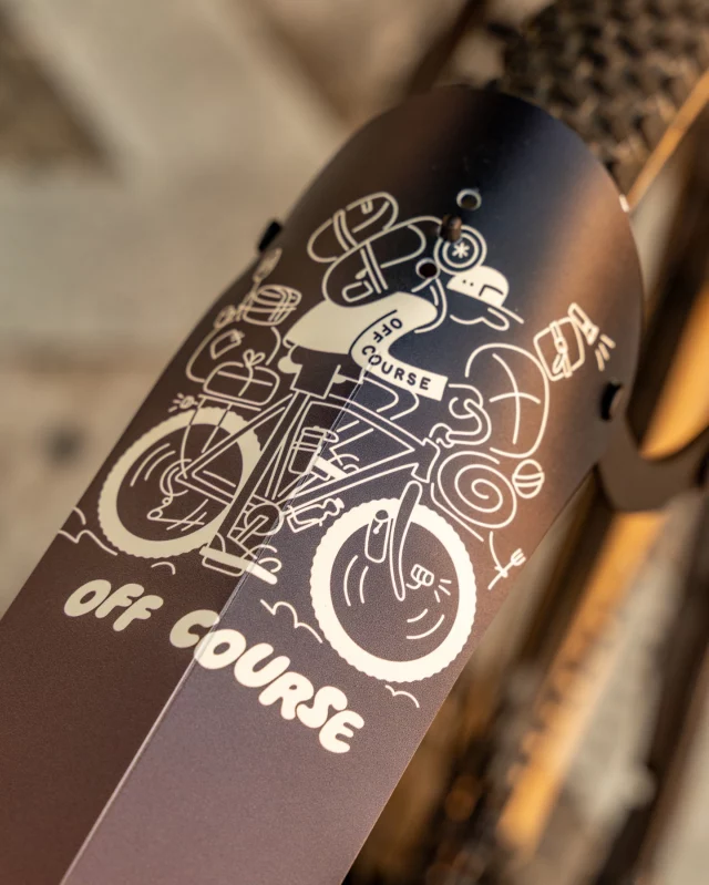 We’re excited to show you all the Off Course edition @asssavers Win Wings we just received!✨

Available in both Gravel and MTB versions, keeping your ass safe and featuring our favourite little Max Load graphic by our friends @alter❤️

The Gravel Win Wing is suitable for tyres up to 60mm, attaching in seconds, no tools!

The MTB Win Wing is suitable for tyres up to 3.0” or 76mm, with the same features PLUS an adjustable height wishbone to suit most rear frame designs.

Check them out in-store or online!