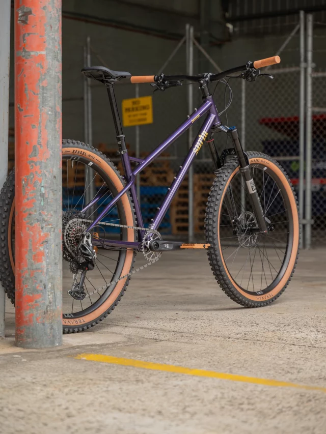 🔮A trail-born steel shapeshifter 🔮 @surlybikes’s new Sorceress has emerged from the flames of the forge, summoned from steep rock, mossy loam, and annual business goals. Surly’s newest fun-as-hell hardtail is ready to guide you through rugged dirt realms🧙‍♀️

Singletrack - Rowdy Trails - Sweet Jumps

Here’s the SRAM Eagle 90 equipped complete model in Elderberry Tonic 💜
Featuring a 140mm RockShox Psylo fork and a great build kit, it’s ready to get shreddy!🔥

Come by the shop for a closer look and a test ride, we’ve got one ready to roll!

@surlybikes 
@surlyoz 

#surlybikes #surlysorceress