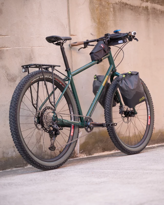 Danny’s custom @tumbleweedbikes Sun Liner is so good!✨
Having Laos, Vietnam and pack rafting on the horizon, this will be a loaded up rig featuring dynamo lighting and charging to ensure device capability to go beyond, and then keep going 🗺️ 

Tumbleweed Sun Liner, Large
Cane Creek 40 headset
Ritchey RL1 Stem
Ritchey RL1 seatpost
Jones H-Bar Loop handlebar
Ergon GP1 Evo BioKork grips
Ergon SM Comp saddle
Shimano Deore XT groupset
MKS Always pedals
Schmidt SON 28 Dynamo front hub
DT Swiss 350 rear hub
DT Swiss XM481 29” rims
Vittoria Mezcal 29x2.6” tyres
K-Lite UTRA Adventure MTB front light
K-Lite QUBE rear light
K-Lite Micro USB charger
Quad Lock Out Front mount
Quad Lock Adjustable Stem Cap mount 
Revelate Mag-Tank
Jones H-Bar handlebar bag
Old Man Mountain Hemlock bags with FLiP Cages
Tumbleweed Mini Pannier 355mm rear rack 

Thanks, Danny
Happy Trails!

@tumbleweedbikes 
@canecreekusa 
@ritcheylogic 
@jonesbikes 
@ergonbike 
@shimanoaustralia 
@mkspedal 
@sonnabendynamo 
@dtswiss 
@dtswiss_distributor_aus 
@vittoriatires 
@klite_dynamo_power 
@quadlockcycle 
@revelatedesigns 
@oldmanmountainracks 

#tumbleweedbikes #tumbleweedsunliner #offcoursecustoms